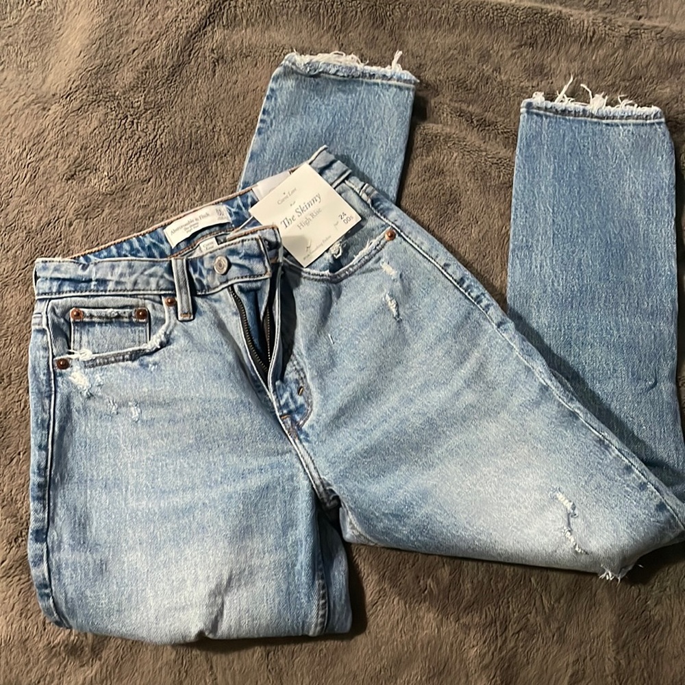 NWT Abercrombie Jeans high rise skinny 24short